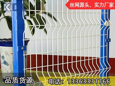 三角折彎護(hù)欄網(wǎng)